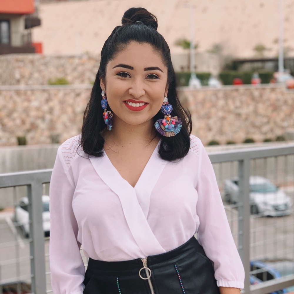 Meet your Posher, Adriana